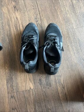 Nike Men's Black Low-Top Athletic Sneakers